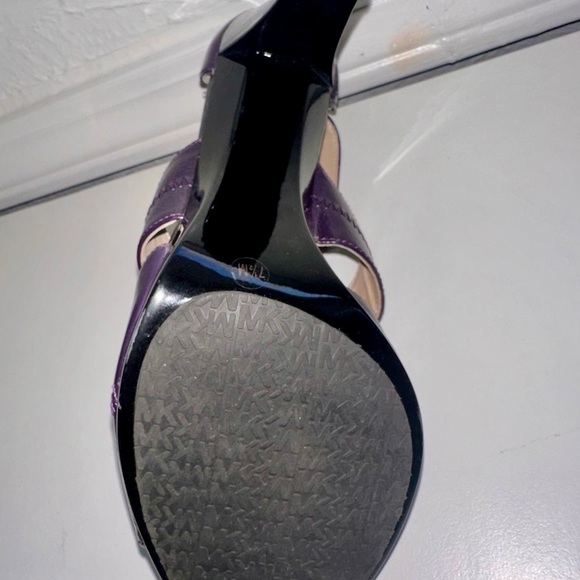 Michael Kors Purple Patent Leather Strappy Heels - Size 7.5 - Picture 5 of 10